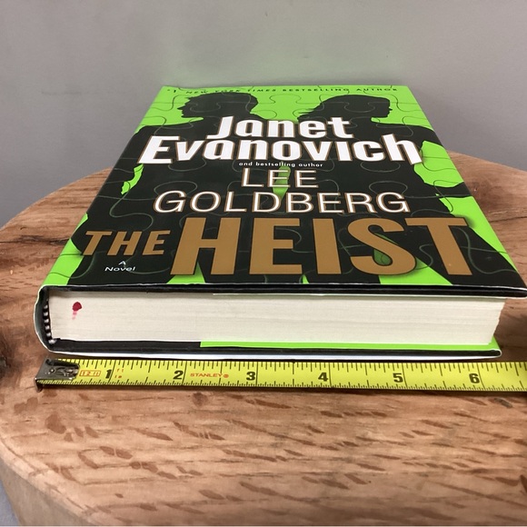“2/$10” - The Heist - Janet Evanovich & Lee Goldberg - Hardback Edition - Novel - Picture 9 of 11